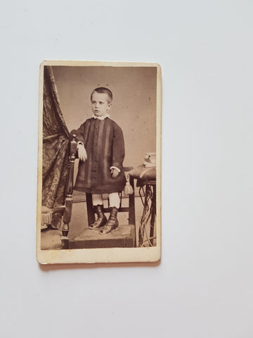 Kleines Porträtfoto Kind. (Giuseppe da Rios, Conegliano)
