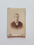 Kleines Porträtfoto (J. Carposio, Fiume)
