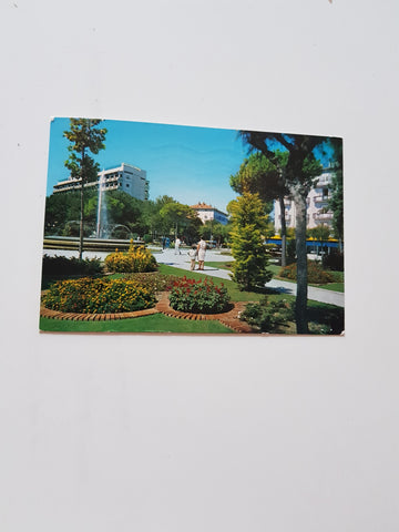 AK Grado. I Giardini e la fontana.