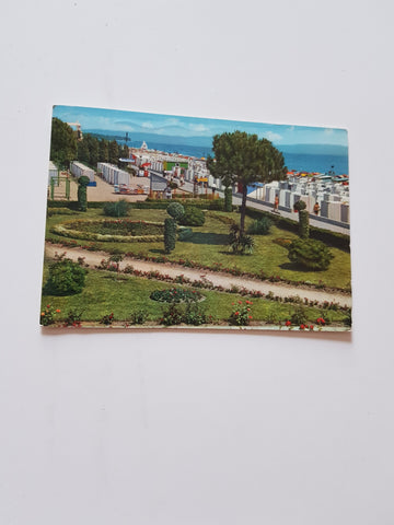 AK Grado. Giardini e spiaggia.