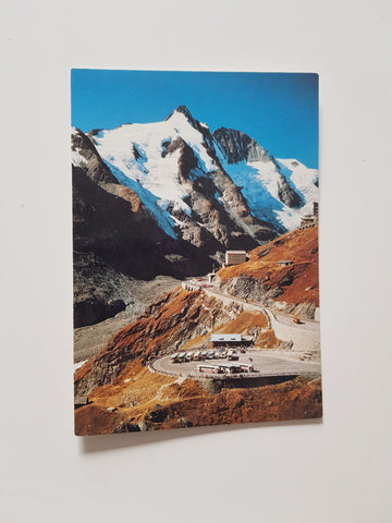 AK Grossglockner-Hochalpenstrasse. Franz-Josephs-Höhe mit Bus-Parkplatz Hoher Sattel.
