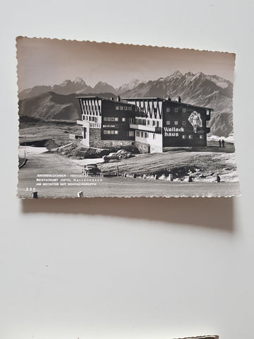 AK Großglockner Hochalpenstrasse Restaurant Hotel Wallackhaus am Hochtor mit Schobergruppe.