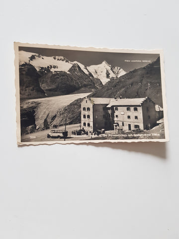 AK Glocknerhaus des D. u. Ö. Alpenvereines mit Großglockner.