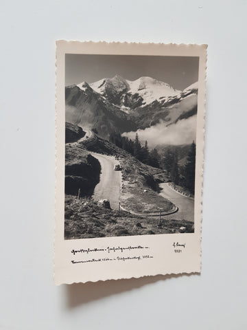 AK Großglockner Hochalpenstraße mit Großglockner. Tauernscharte mit Fuscherkarkopf.