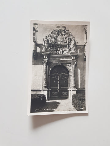 AK Spittal an der Drau. Schloss Porcia. Burgtor. (1927)