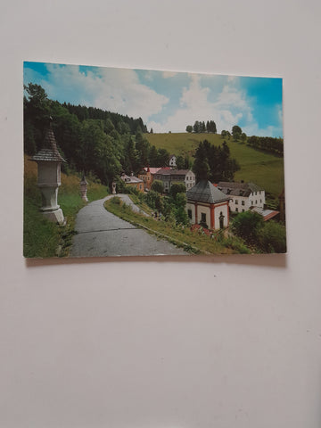 AK Mariazell Kalvarienberg-Kreuzweg. Blick auf die 1955 errichteten Stationen und auf die Heiligen-Brunn-Kapelle.