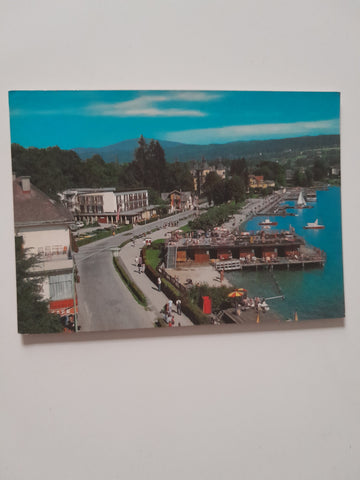 AK Velden am Wörthersee mit Badeanlage und Blick gegen die Gerlitzen.
