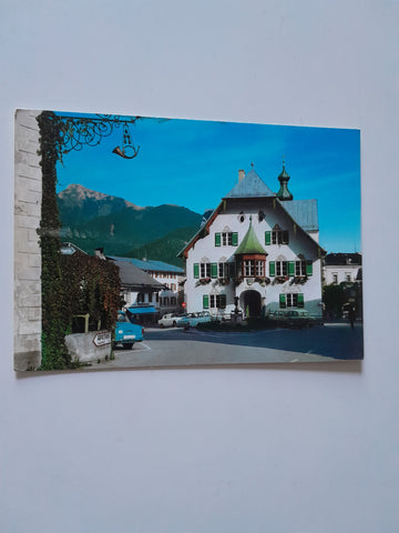 AK St. Gilgen am Wolfgangsee. Rathaus mit Schafberg.