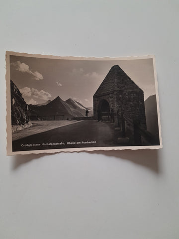 AK Grossglockner Hochalpenstrasse. Abend am Fuschertörl. (1936)