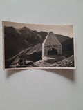 AK Großglockner Hochalpenstraße Gedächtnisbau am Fuschertörl.
