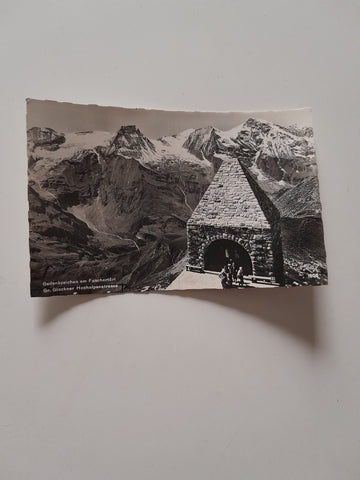 AK Gedenkzeichen am Fuschertörl. Großglockner Hochalpenstrasse.
