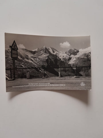 AK Großglockner Hochalpenstraße Sonnenwelleck - Fuscherkarkopf im Hintergrund d. Großglockner. (1936/37)