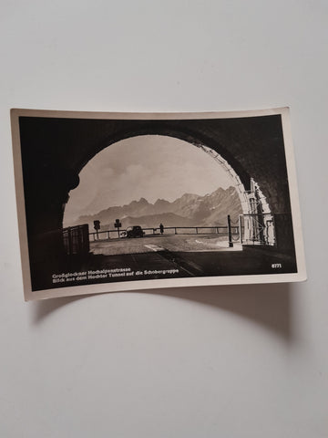 AK Die Großglockner Hochalpenstrasse. Blick aus dem Hochtor Tunnel auf die Schobergruppe.