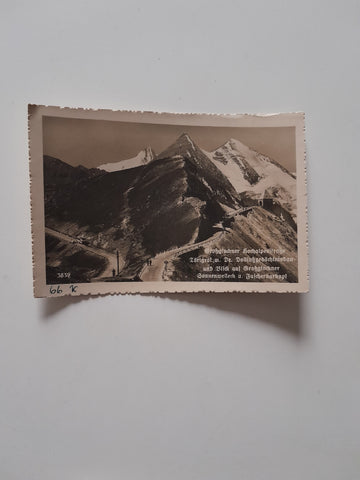 AK Großglockner Hochalpenstraße, Törlgrat m. Dr. Dollfußgedächtnisbau und Blick auf Großglockner Sonnenwelleck u. Fuscherkarkopf.