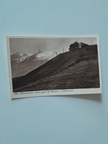 AK Hotel Schmittenhöhe gegen Gr. Glockner u. Kitzsteinhorn.