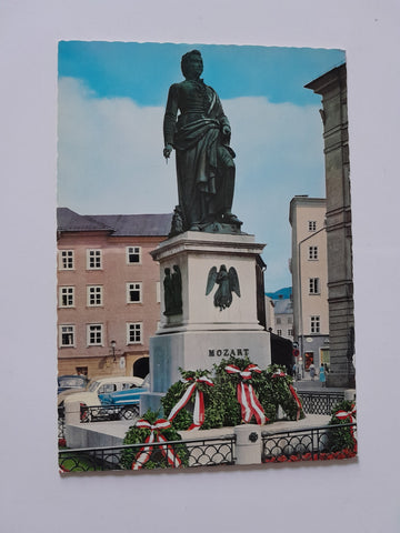 AK Denkmal von Salzburgs größtem Sohn Wolfgang Amadeus Mozart.