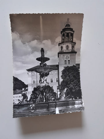 AK Salzburg. Residenzbrunnen u. Glockenspiel.