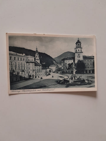AK Salzburg. Residenzplatz mit Glockenspiel.