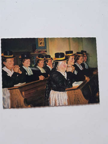 AK Bäuerinnen in der Kirche von Bad Hofgastein. Prof. Wilhelm Landsmann.