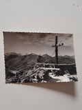 AK Hüttenkogel Gipfelkreuz. Blick zum Sonnbick, Hocharn, Großglockner und Gr. Wiesbachhorn.