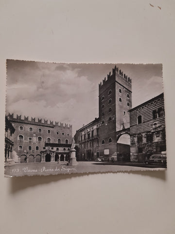AK Verona. Piazza dei Signori.