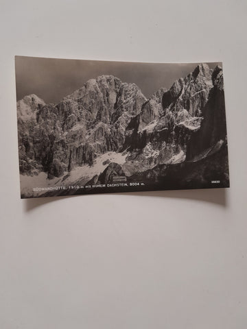 AK Südwandhütte mit Hohem Dachstein.