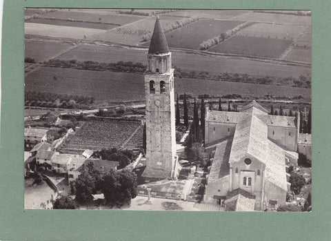 AK Aquileia. La Basilica ed il Campanile dall'aereo.