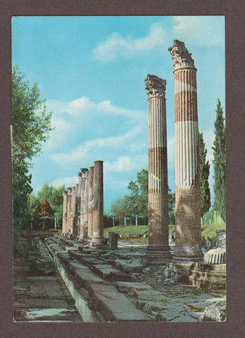 AK Aquileia. Le colonne del portico di levante del Foro.