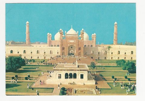 AK Pakistan. Lahore. Badshahi Mosque.