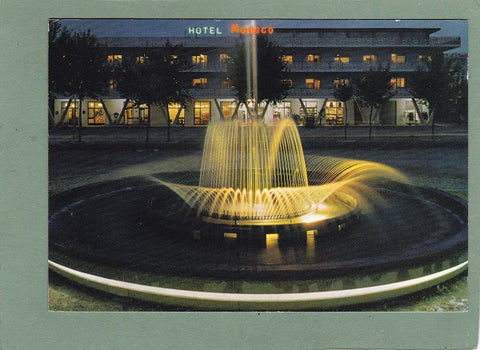 AK Lido di Bibione. Notturno – Fontana luminosa.