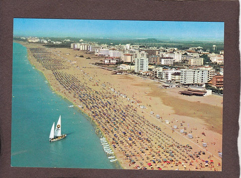 AK Bibione. Veduta aerea della grande spiaggia.