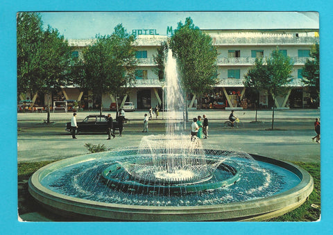 AK Lido di Bibione. Piazza della fontana.