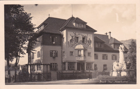 AK Bruck a.d. Mur. Hubertushof und Kriegerdenkmal.