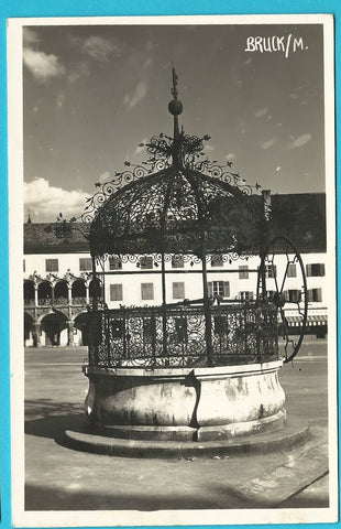 AK Bruck an der Mur. Historischer Brunnen.