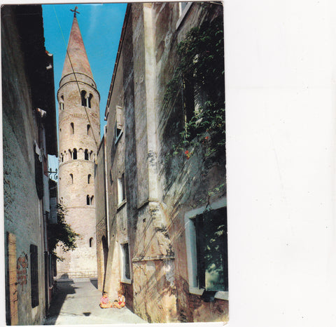 AK Caorle. Scorcio - Campanile con Calle.