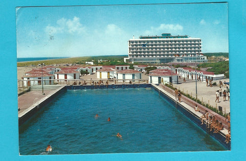 AK Coppola Pinetamare. Castelvolturno. Grand Hotel Pinetamare e piscina.