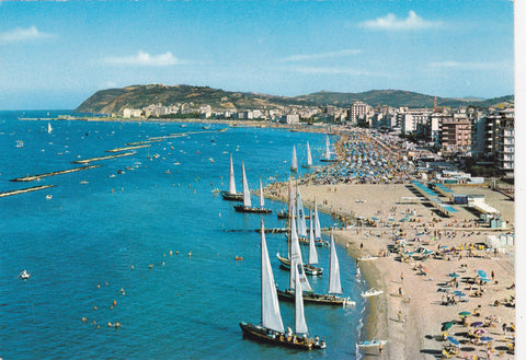 AK Cattolica. La spiaggia.