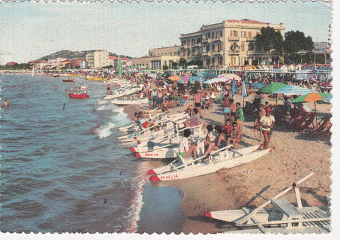 AK Cattolica. Alberghi e spiaggia.