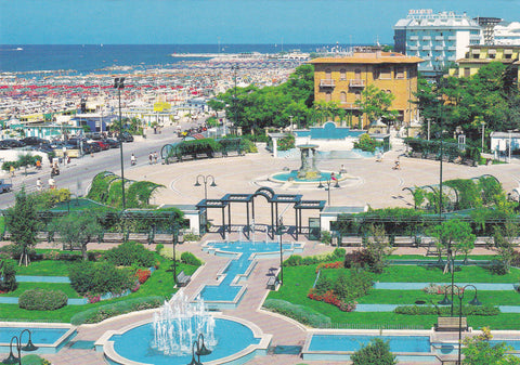 AK Cattolica. Piazza I. Maggio.
