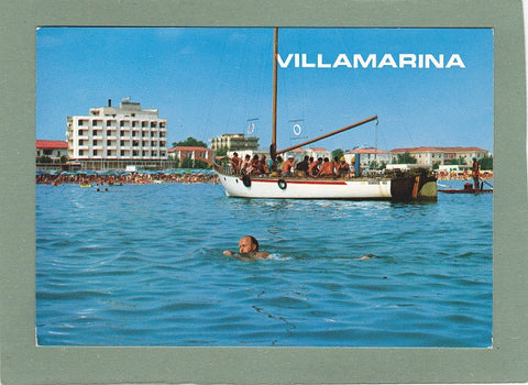 AK Villamarina di Cesenatico. Alberghi e spiaggia visti dal mare.