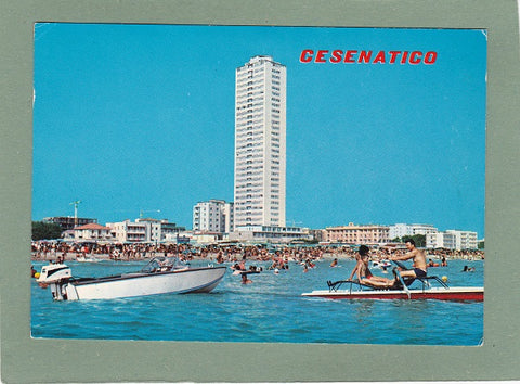 AK Cesenatico. Alberghi e spiaggia visti dal mare.
