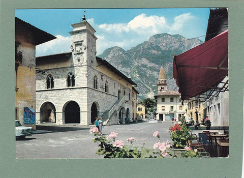 AK Venzone. Piazza Umberto I Il Municipio.