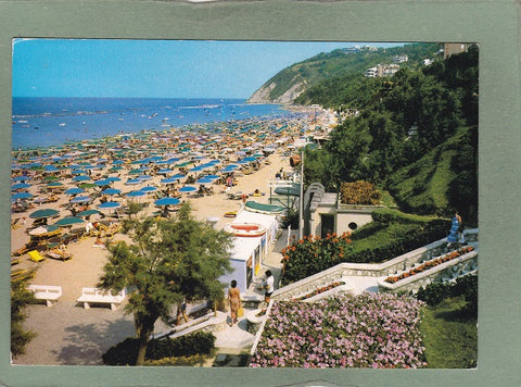 AK Gabicce Mare. Spiaggia e monte.