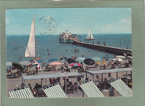 AK Gabicce Mare – Scorcio di Spiaggia e il Bar Ristorante Mississipi.
