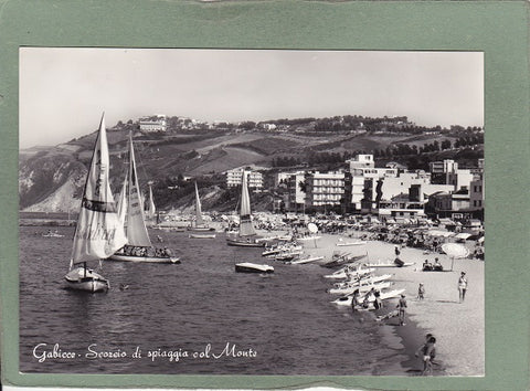 AK Gabicce – Scorcio di spiaggia col Monte.