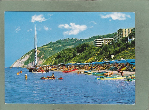 AK Gabicce Mare. Spiaggia e monte.