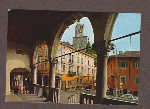 AK Gemona del Friuli. Loggia Botton Sec. XVI e Piazza Municipio.