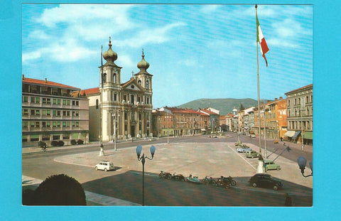 AK Gorizia. La Piazza della Vittoria con la Chiesa di San Ignazio.