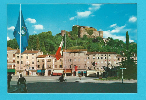 AK Gorizia. Piazza della Vittoria e Castello.