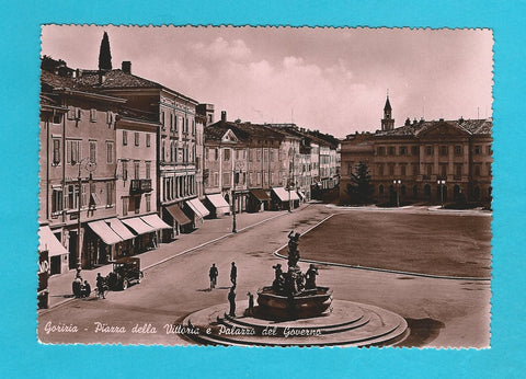 AK Gorizia - Piazza della Vittoria e Palazzo del Governo.